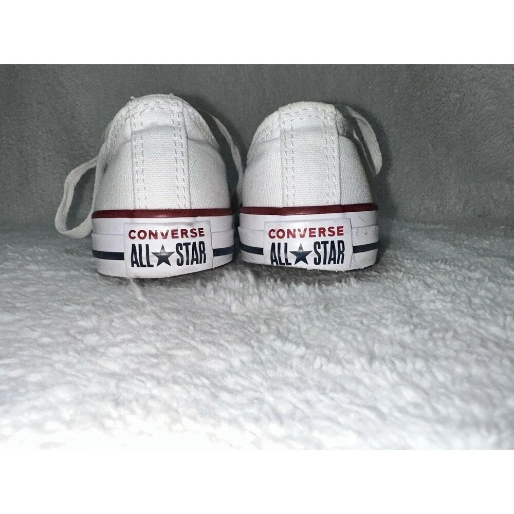 Kids White Converse All Star Chuck Taylor Youth Size 2 *Missing Insoles*